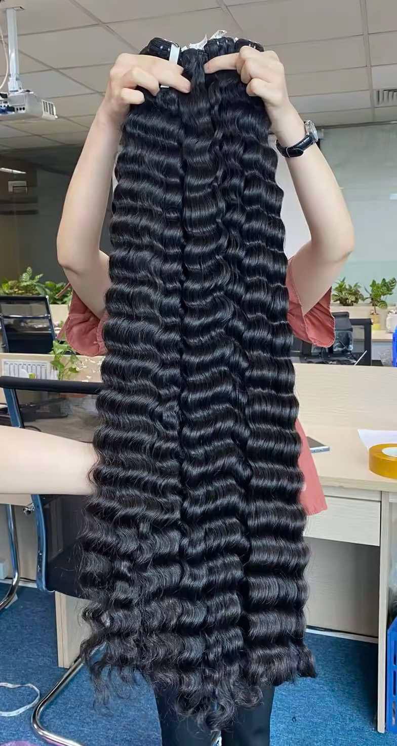 BOUCLÉ